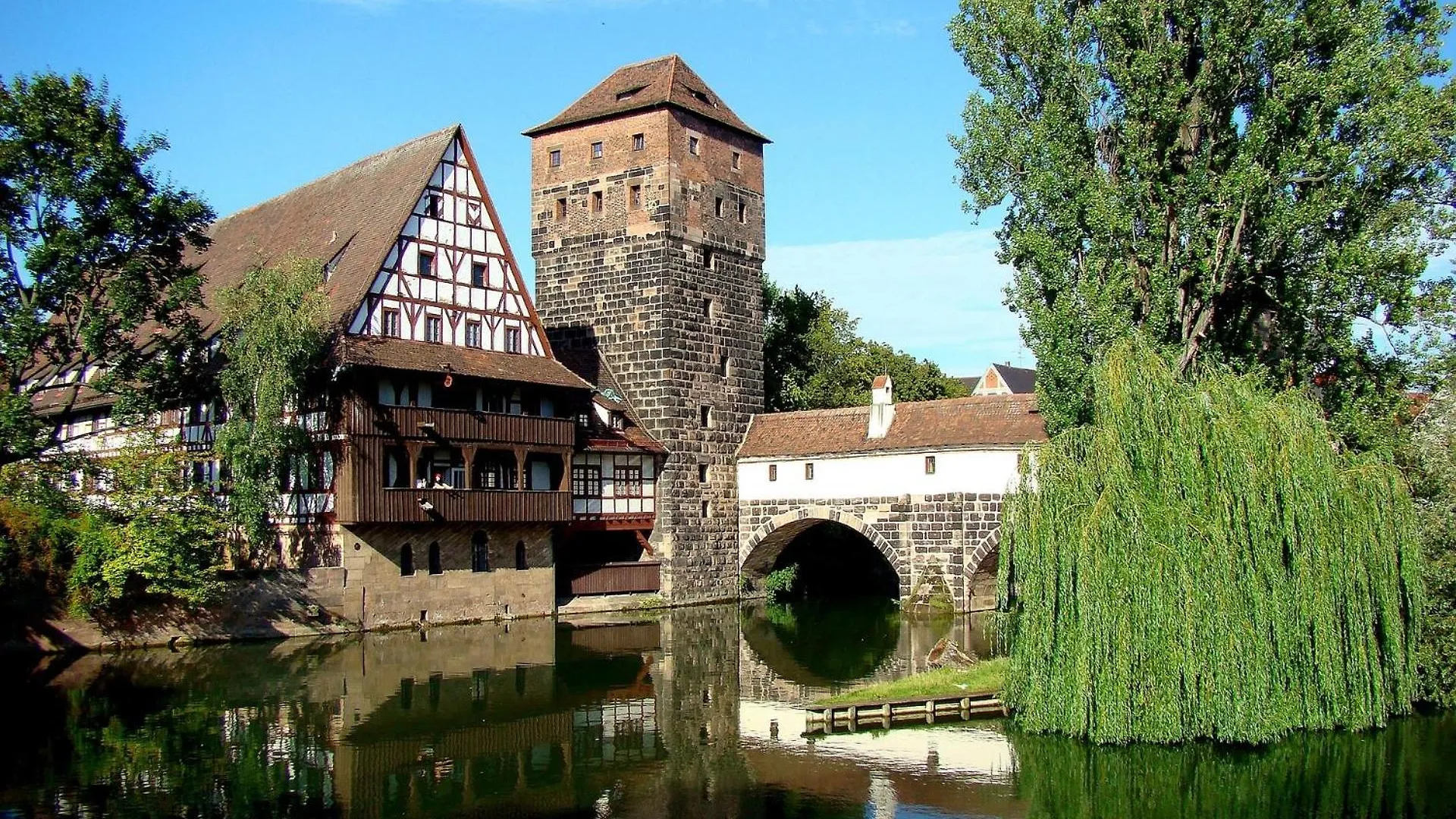 Altstadt - Exklusive 3-Zi-Wohnung Mit 90 Qm Und Grossem Balkon Nuremberg