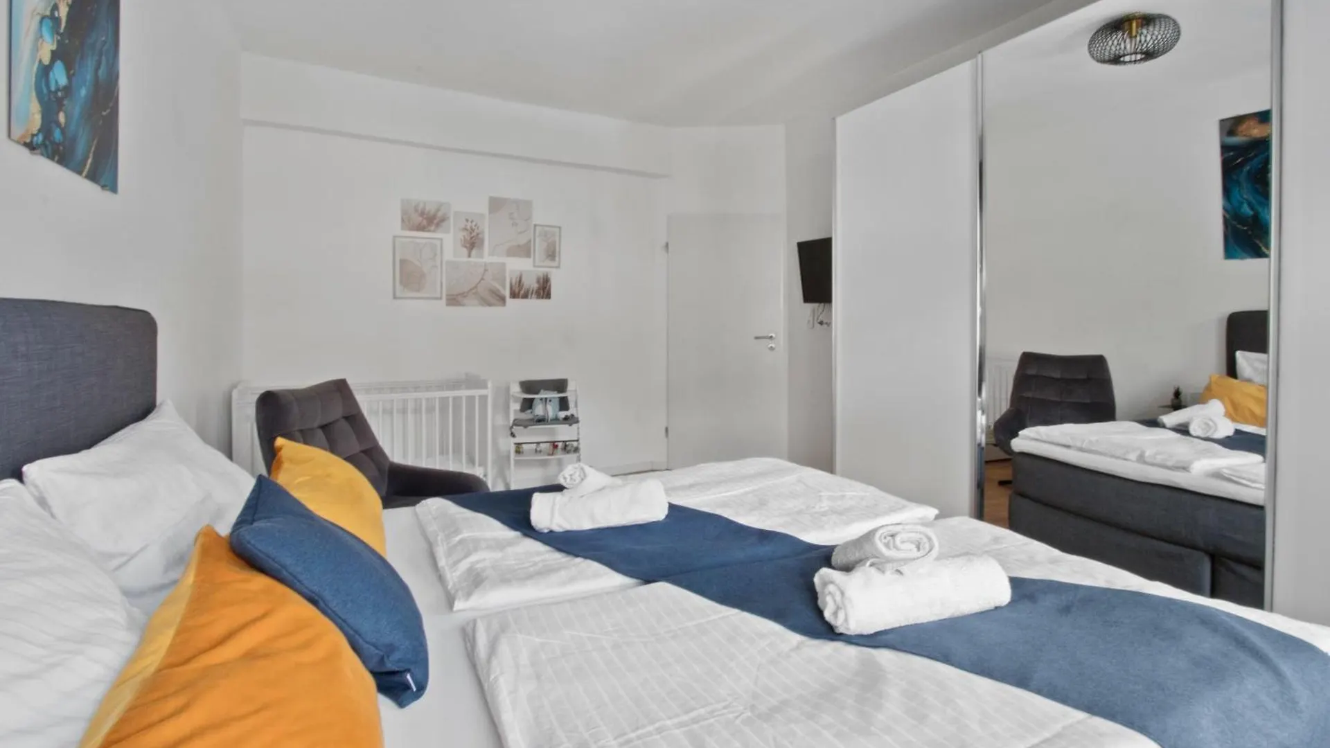 Altstadt - Exklusive 3-Zi-Wohnung Mit 90 Qm Und Grossem Balkon Nuremberg